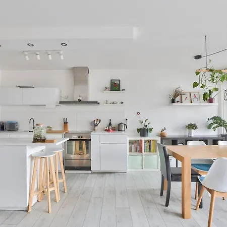 Beautiful And Bright 3 Bed Near La Appartement
